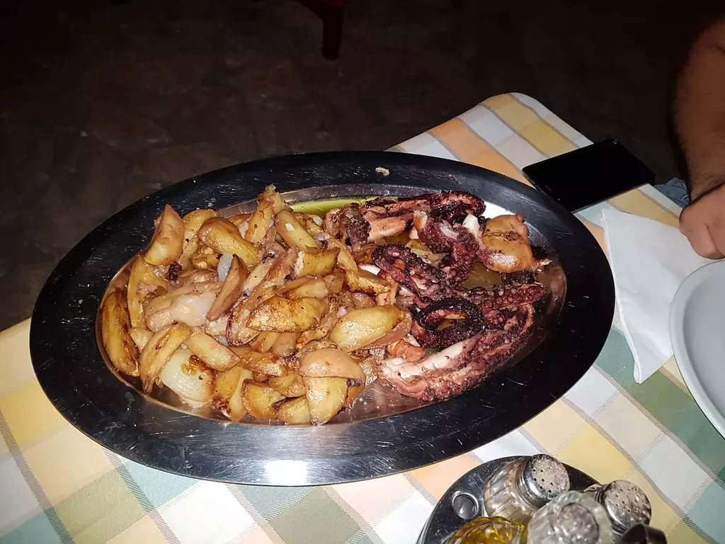 Jelo Škampi na buzaru u Sali