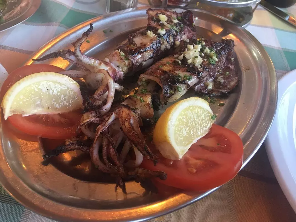 Jela ispod peke Zadar