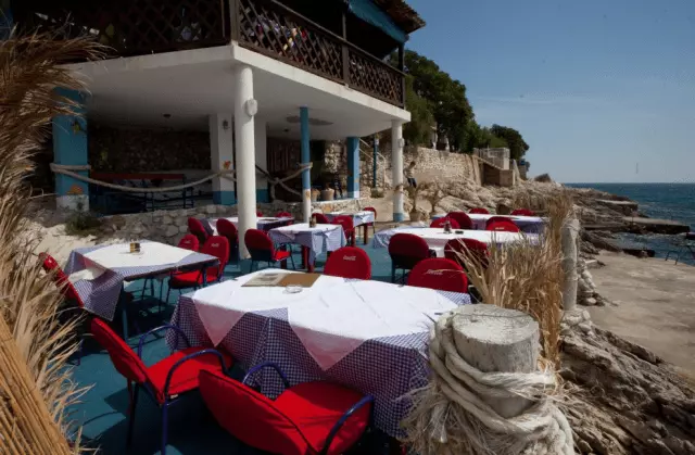 Hvar, Apartmani i restoran s pogledom na more 