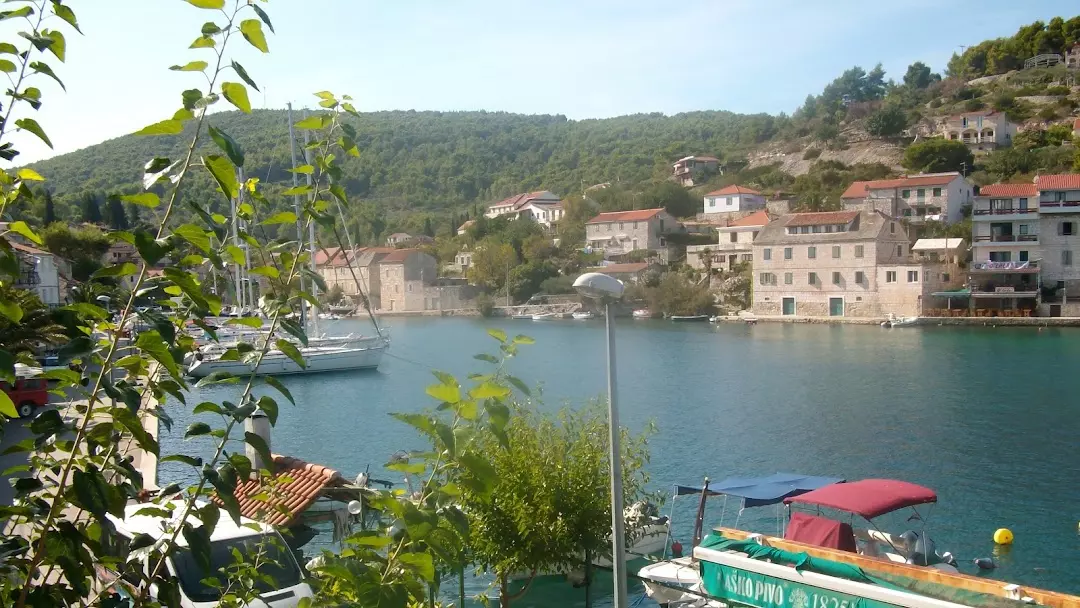Povoljni smještaj s restoranom Povoljni hotelski smještaj Šolta, Hrvatska