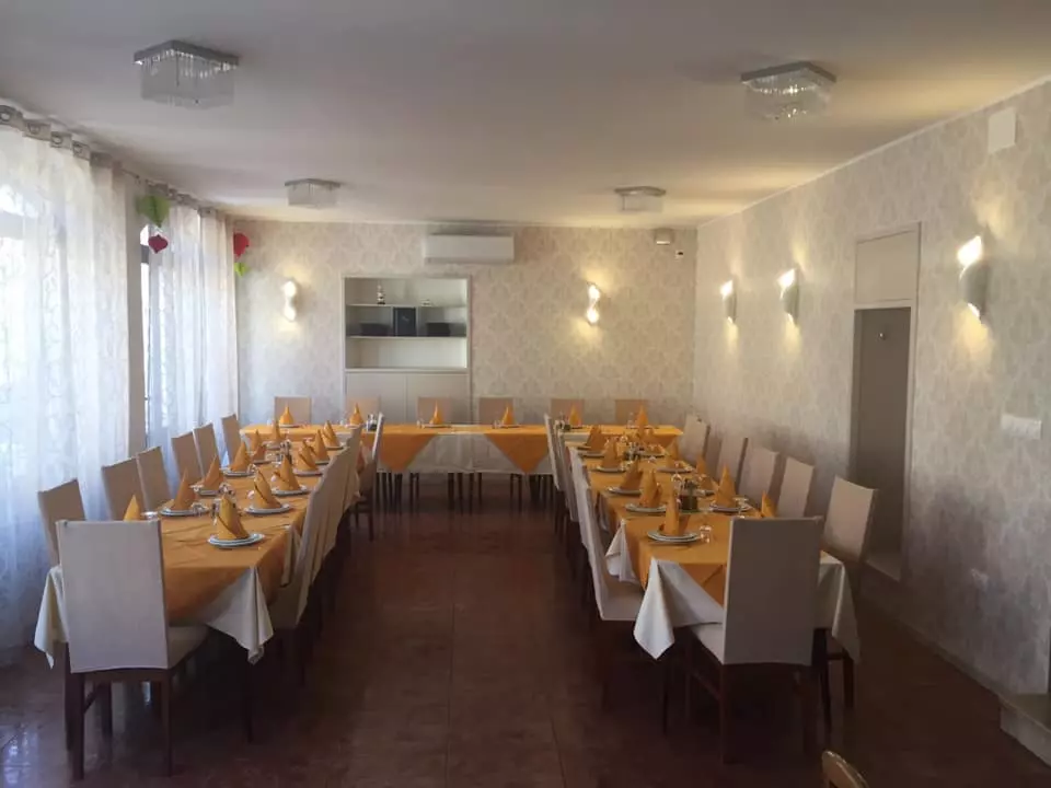  Dalmatinska kuhinja uz mediteranske specijalitete u Selcima