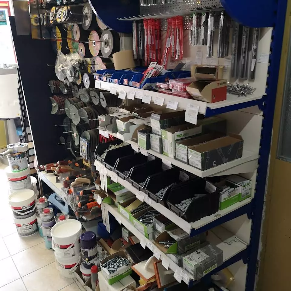 Prodaja lakova i boja Prodaja boja i lakova, Split, Hrvatska