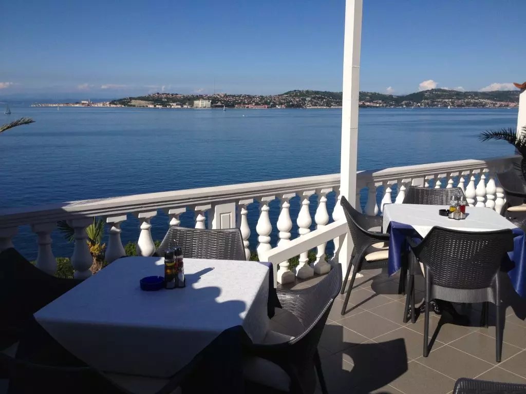 Smještaj,apartmani,restoranipizzeria,CrveniVrh,Istra Smještaj,apartmani,restoranipizzeria,CrveniVrh,Istra