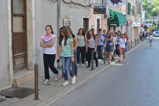 Smještajiprehranaučenika,Zagreb3