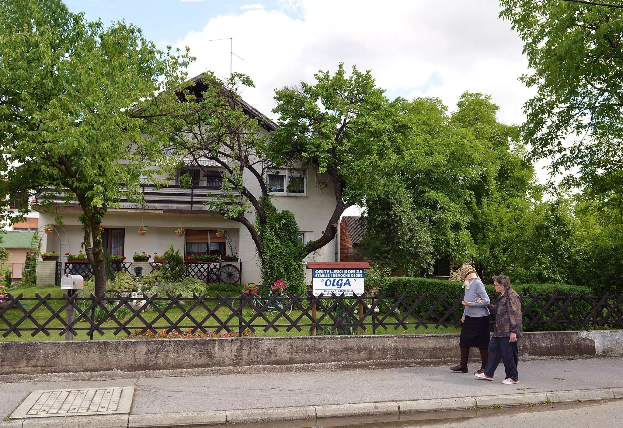 Starački dom Smještaj pokretnih i nepokretnih osoba Sisak u Hrvatskoj