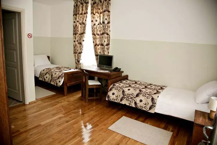 Smještajulovačkojkući,metalnekonstrukcije,bravarija,Ogulin