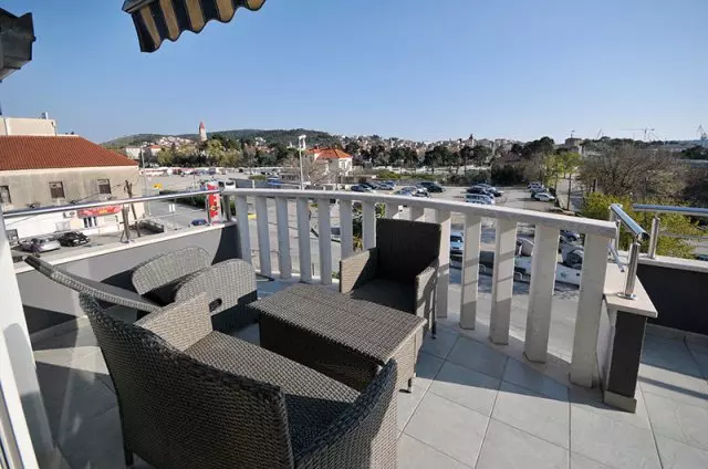 Sobeiapartmanisdoručkom,Trogir2