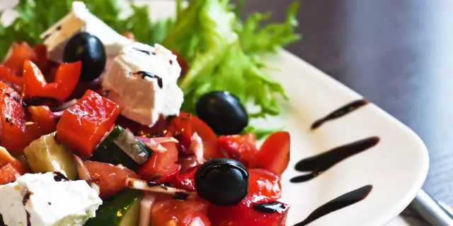 Specijalitetimediteranskekuhinjeuzdomaćevino,Rab,Hrvatska2