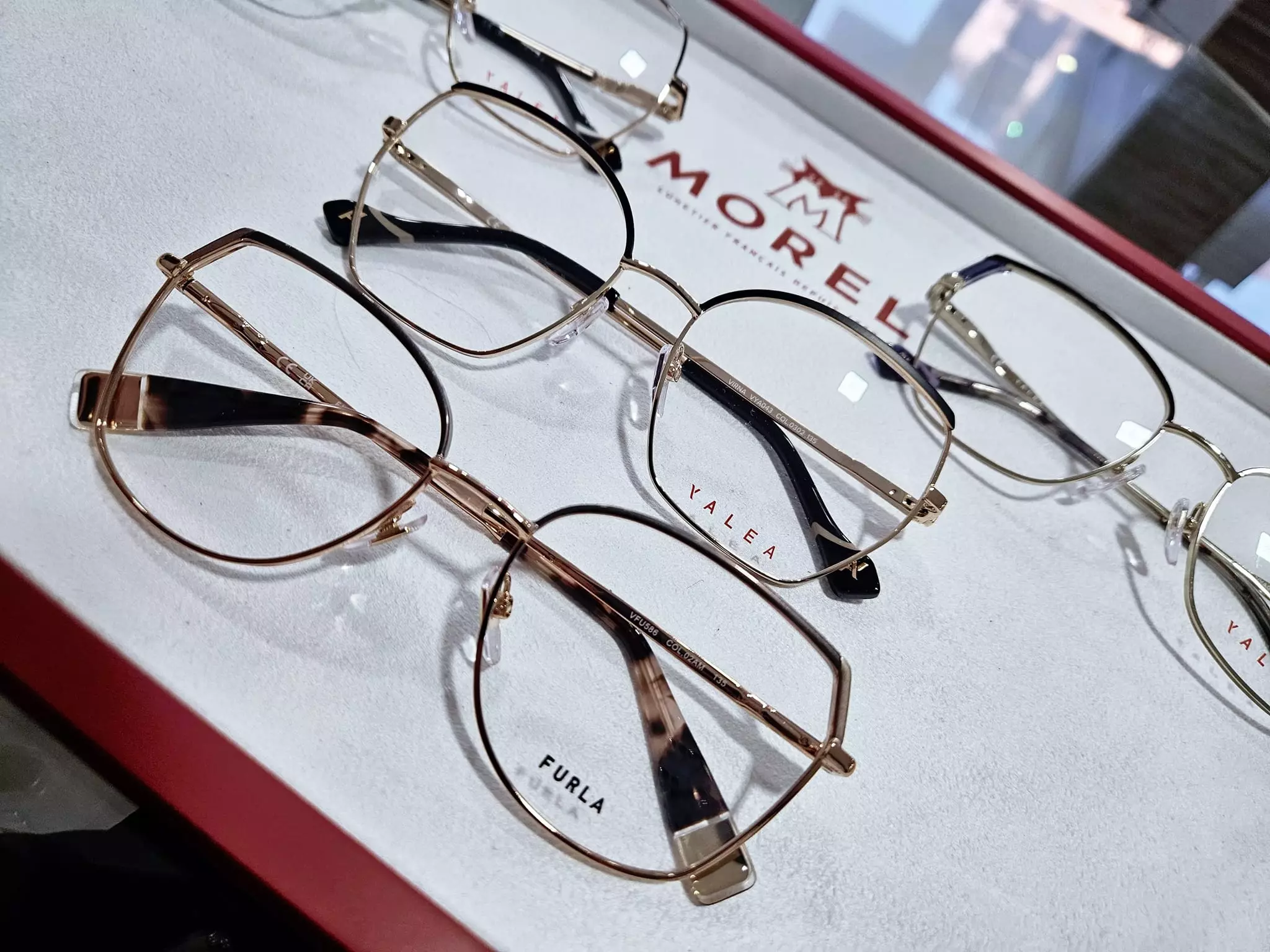 Dioptrijski okviri i naočale u optici Dioptrijski okviri i naočale Prelog u RH