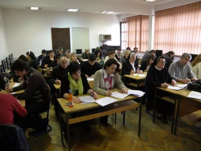 SrednjaškolaImotski3