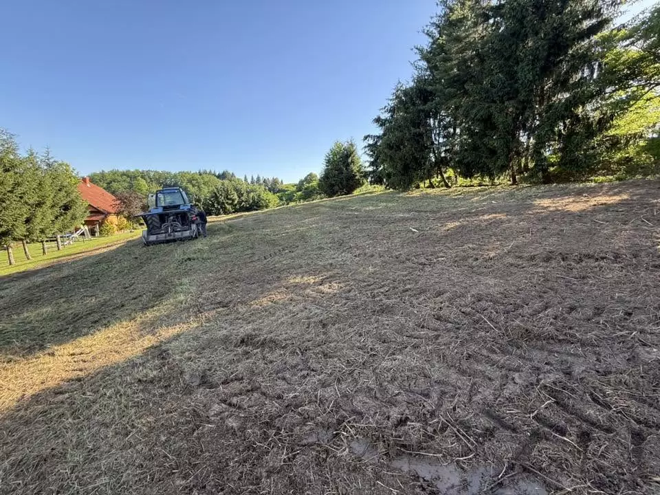 Malčiranje površina Malčiranje i krčenje zapuštenih površina u Varaždinu