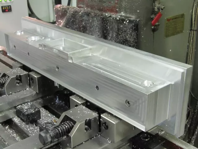 Stroja obrada plastičnih masa i obojenih metala grad Zagreb