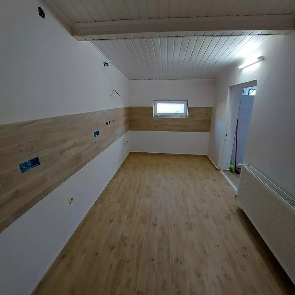 Moleraj i knauf grad Osijek, Erdut