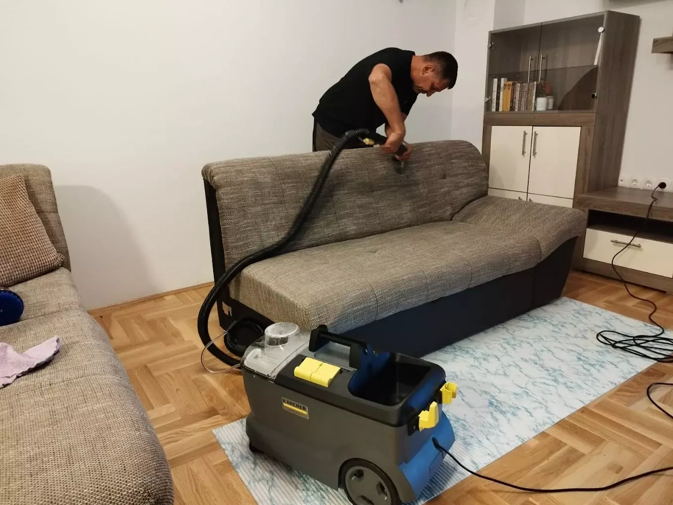 Pranje i čišćenje površine Profesionalno čišćenje kutnih garnitura Koprivnica