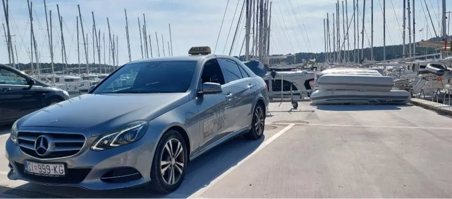 Taxi transferi putnika u Šibeniku