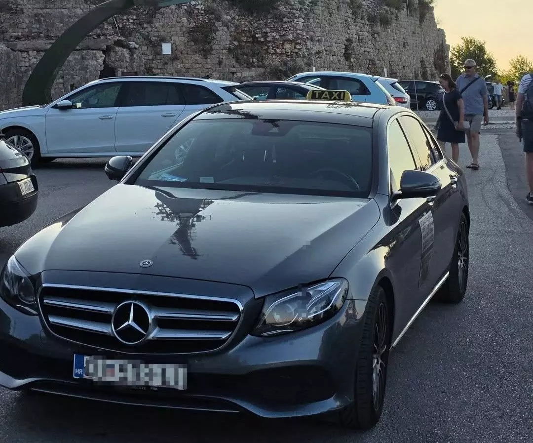 Taxi transport Taxi prijevoz u gradu Metkoviću