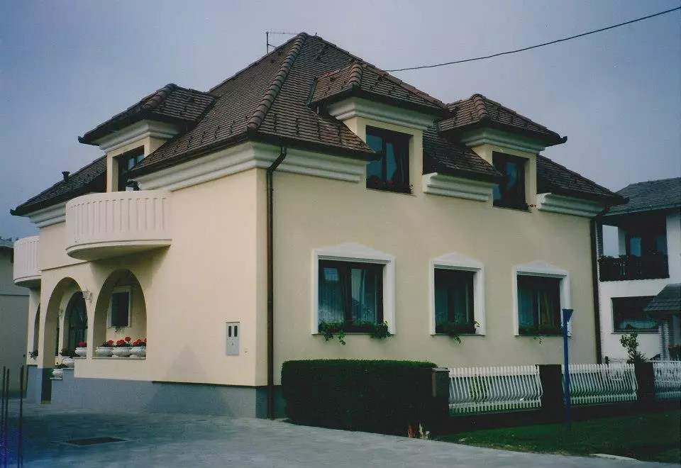 Tesarski_i_krovopokrivački_radovi,Orehovica