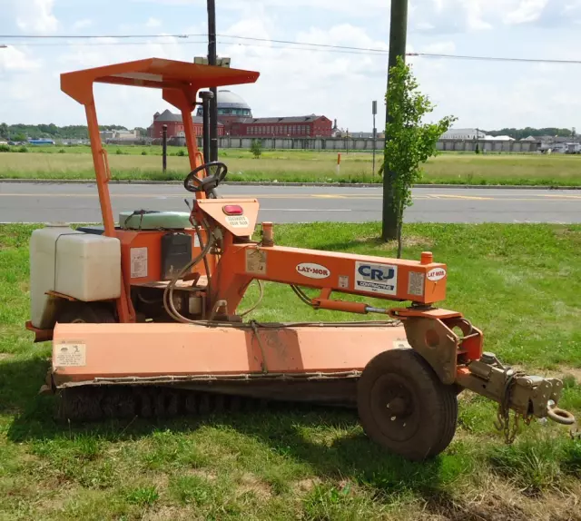 Traktorske četke za čišćenje pločnika, Zagreb, RH