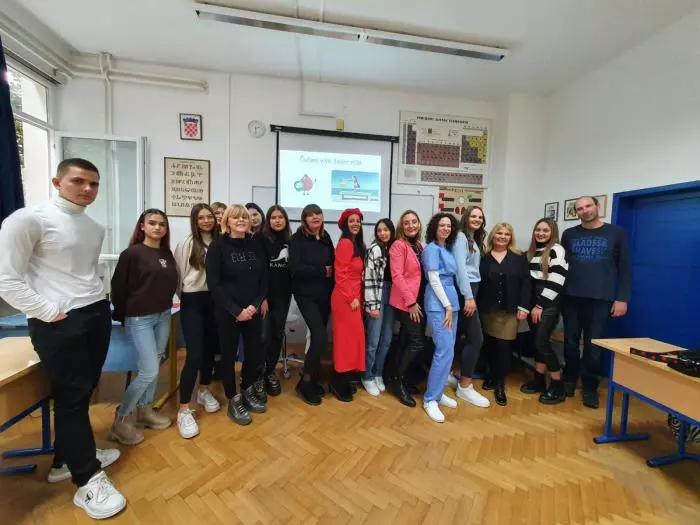 Medicinska sestra i laboratorijski tehničar u gradu Dubrovniku