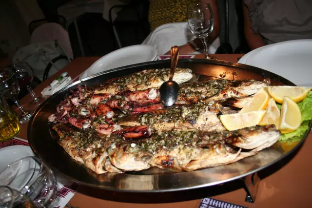 Ukusnajelaispodpeke,hobotnica,janjetina,Jasenice2