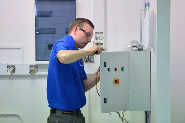 Uvođenjeiserviselektroinstalacijaielektroničkihsustava,Dubrovnik,Hrvatska3