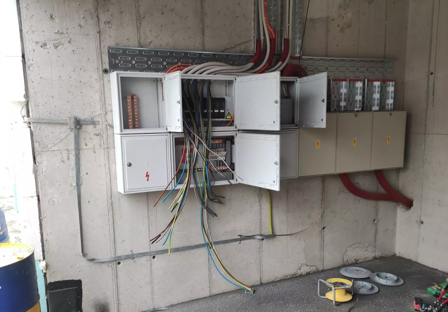 Elektroinstalacije Uvođenje struje i elektroinstalaterske usluge u Maglaju