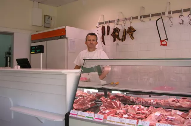 VelikiizborsuhomesnatihproizvodaĐakovo