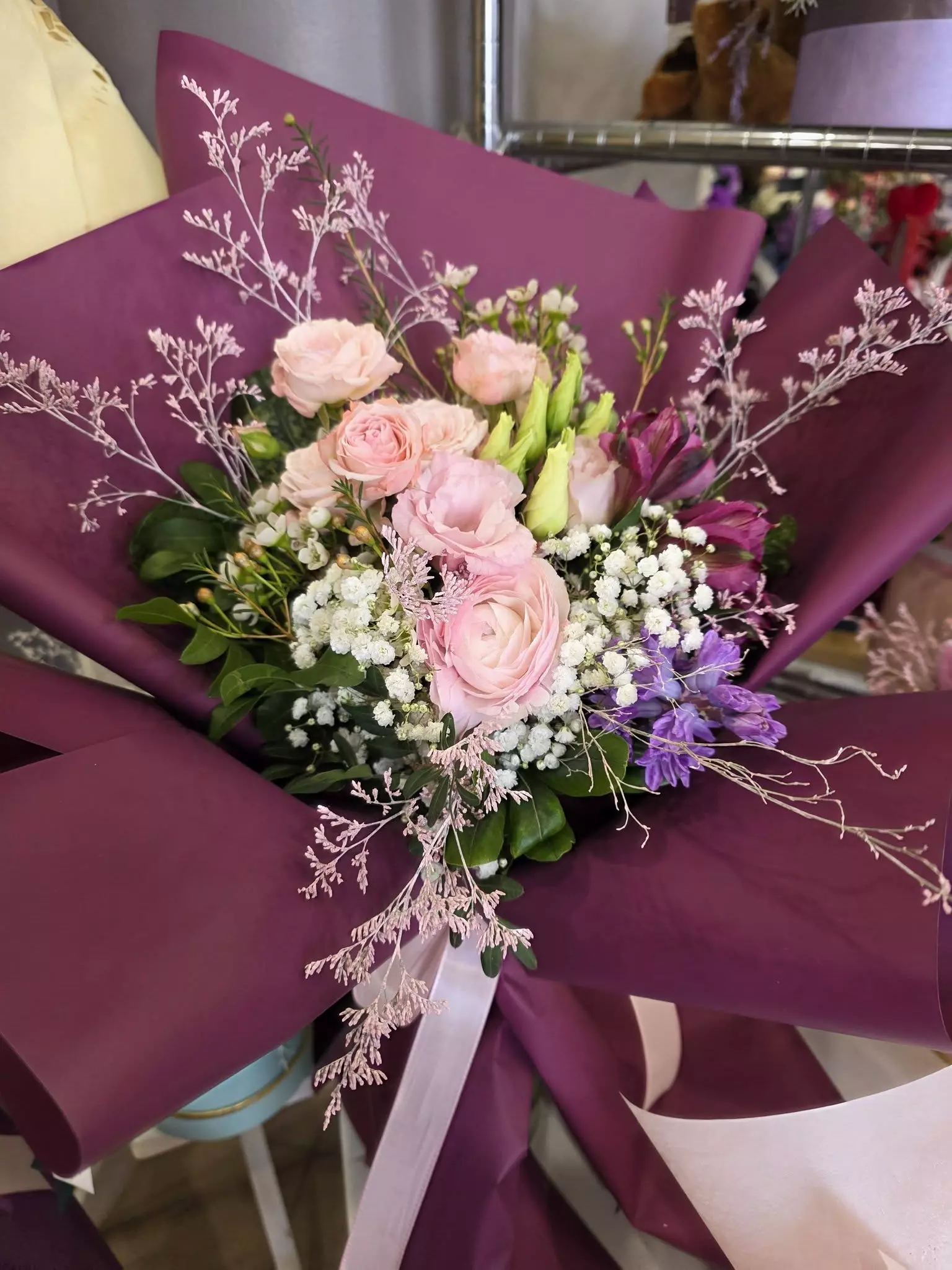 cvjetni aranžmani i cvijeće u kutiji, Bjelovar