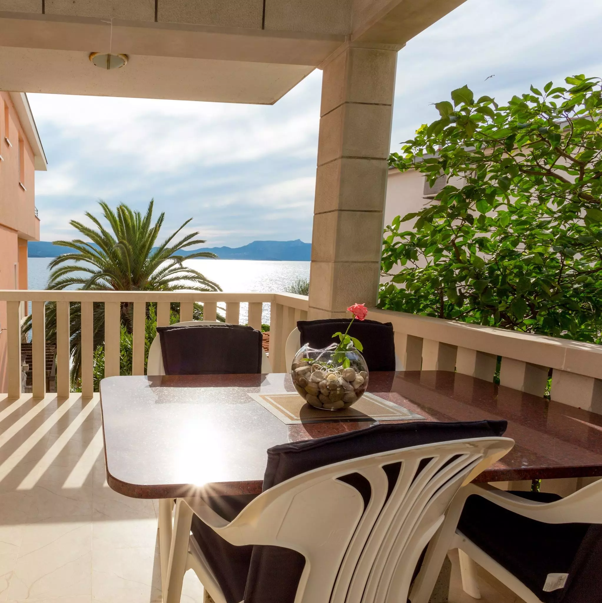 Usluge smještaja u apartmanu Komarna, RH