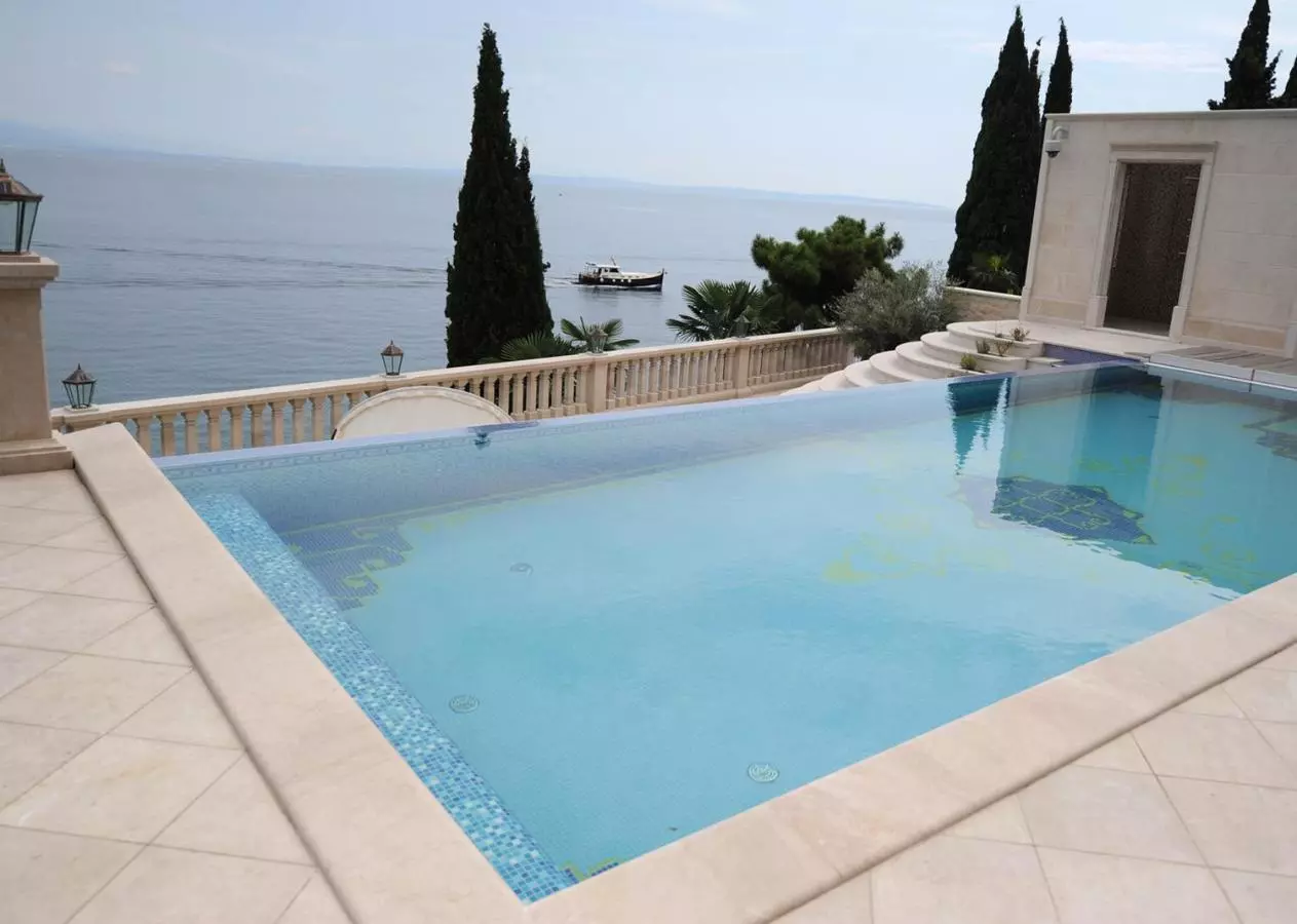 Povoljan najam luksuzne vile s bazenom u Opatiji, Hrvatska