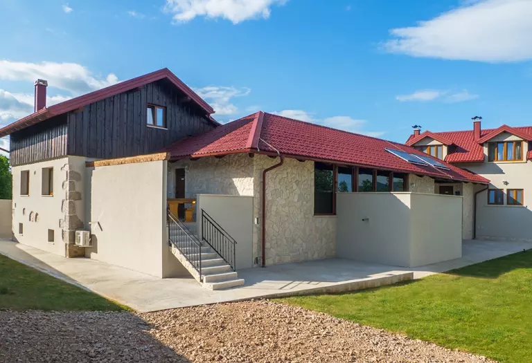 Najam luksuzne vile s bazenom Plitvička Jezera, Gospić