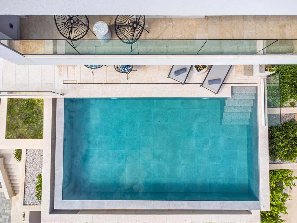 Najam luksuzne vile Soline, RH