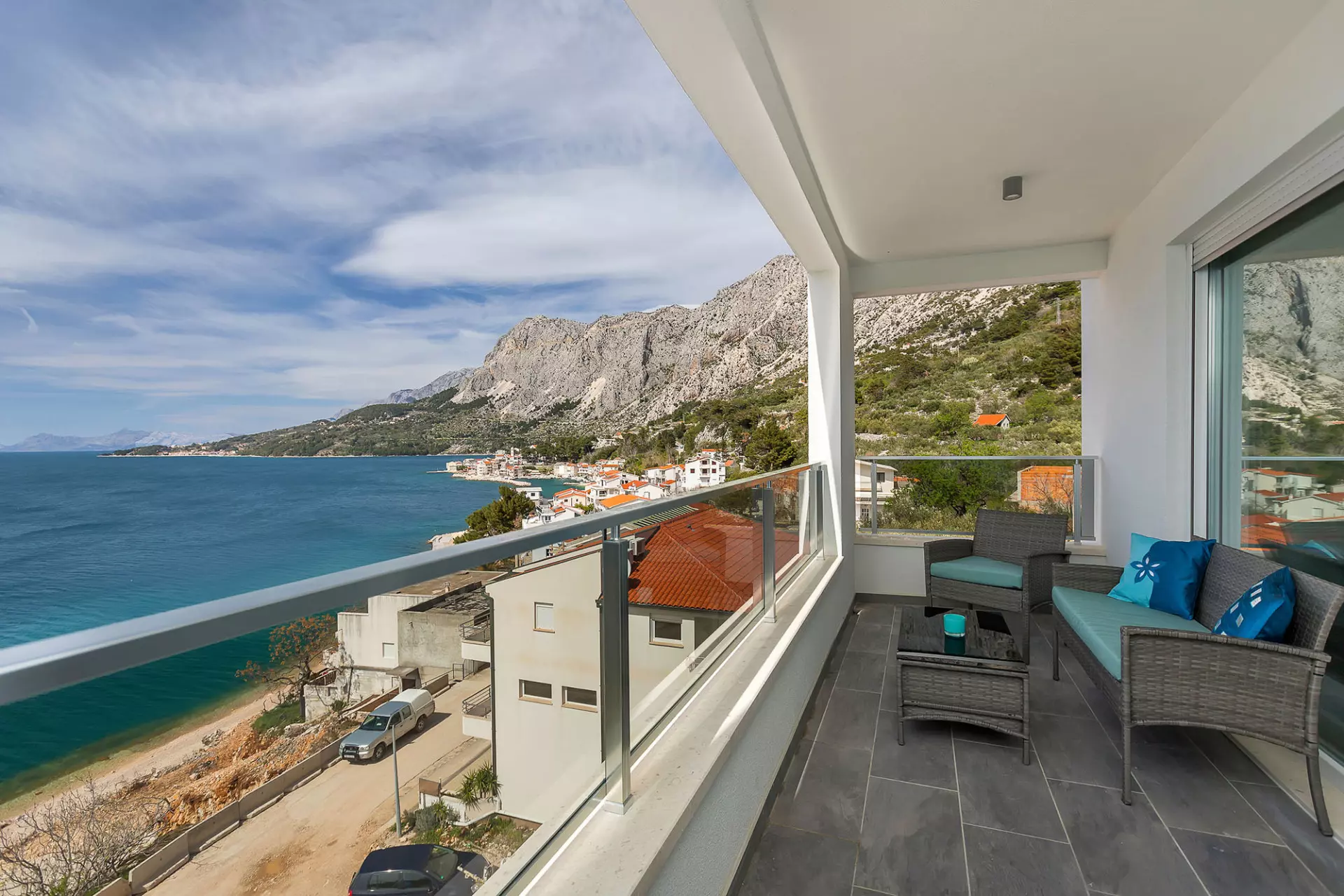 Najbolji apartmani s pogledom na more i bazenom Apartmani s pogledom na more i bazenom mjesto Drašnice, Splitsko-dalmatinska županija