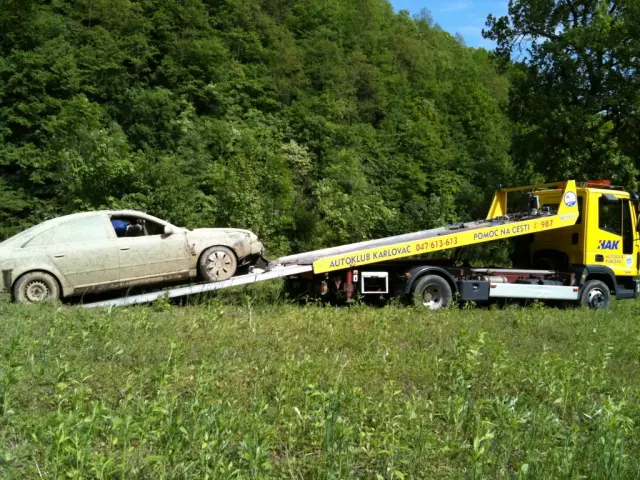 Vučnaslužbaiautoškola,Karlovac