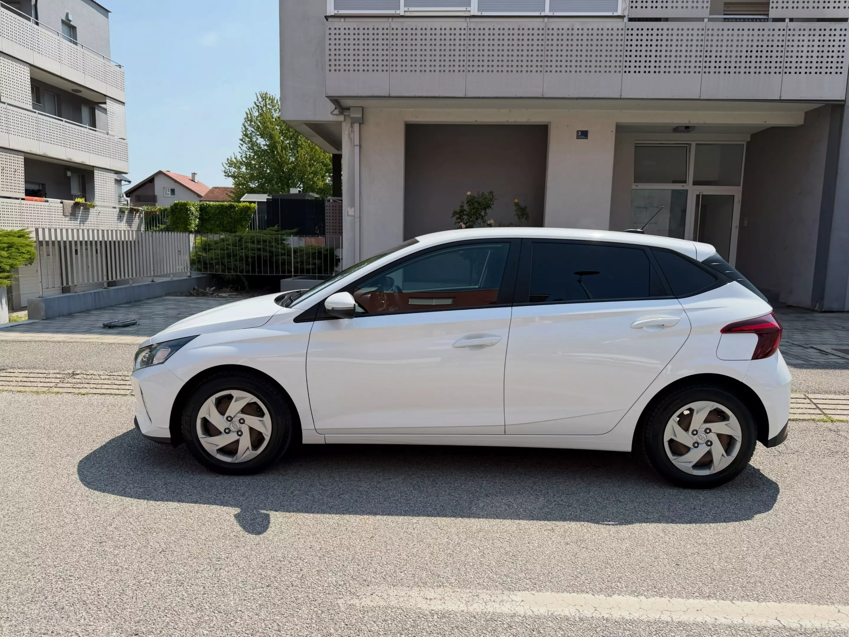 Zatamnjivanje stakala automobila Zatamnjivanje stakala na vozilima Zagreb u Hrvatskoj