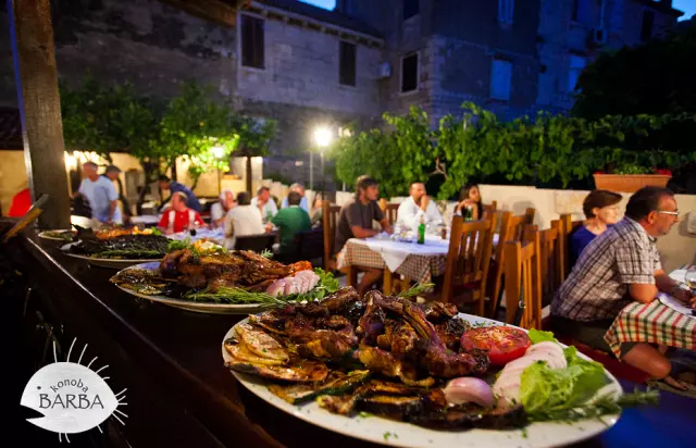 Vrhunska autohtona vina te riblji i mesni specijaliteti 