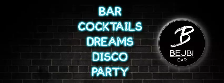 Caffe bar u blizini trajekta, Vis, Hrvatska