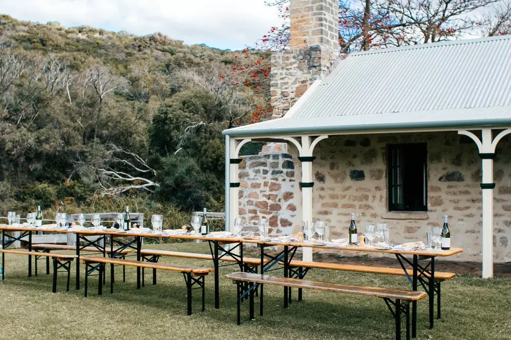 Krovopokrivački radovi, ugradnja stolarije u gradu Koprivnici, Hrvatska