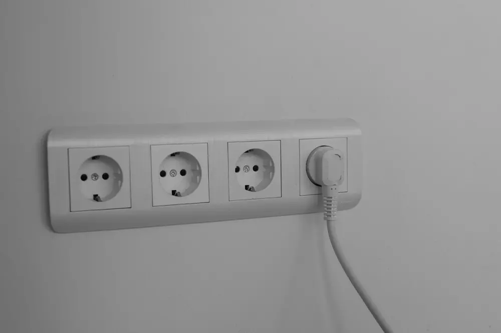 Uvođenje elektroinstalacije Uvođenje elektroinstalacija Imotski, Hrvatska