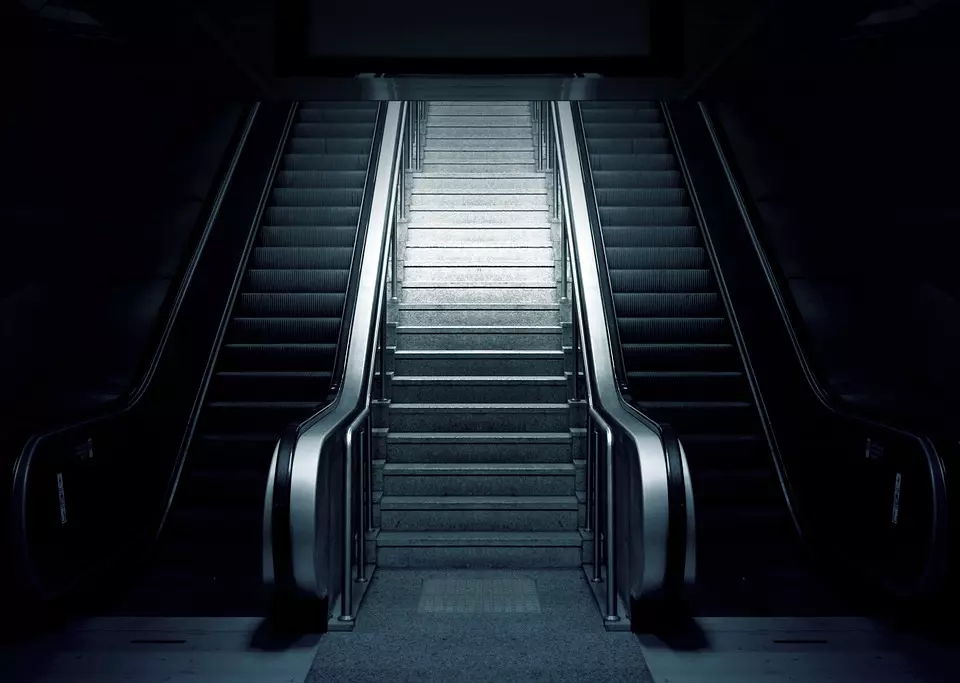 escalator-769790_960_720