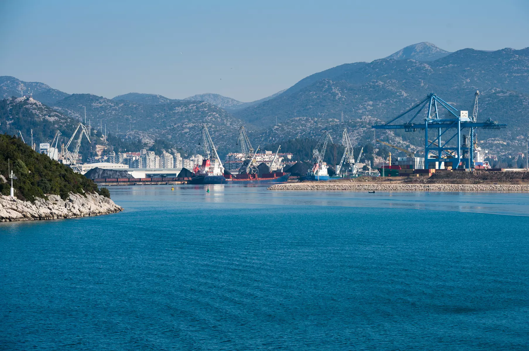 Usluge priveza i odveza brodova grad Ploče