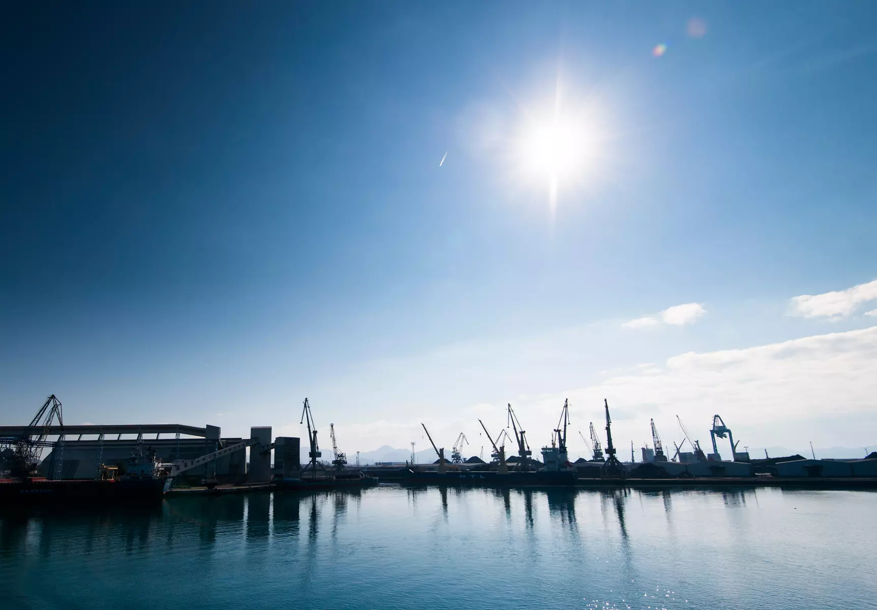 Privez i odvez brodova Usluge priveza i odveza brodova Ploče, RH