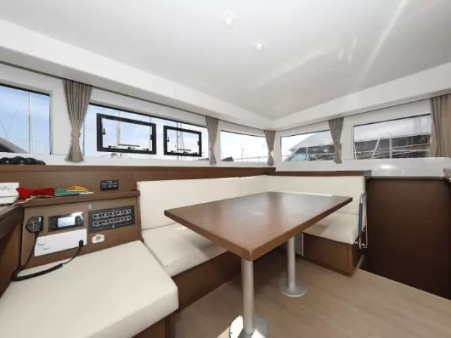 nina-line-2 nina-line-2