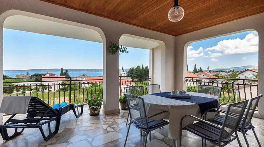 Privatni smještaj, putnička agencija Putnička agencija, privatni smještaj u Kaštel Lukšiću, RH