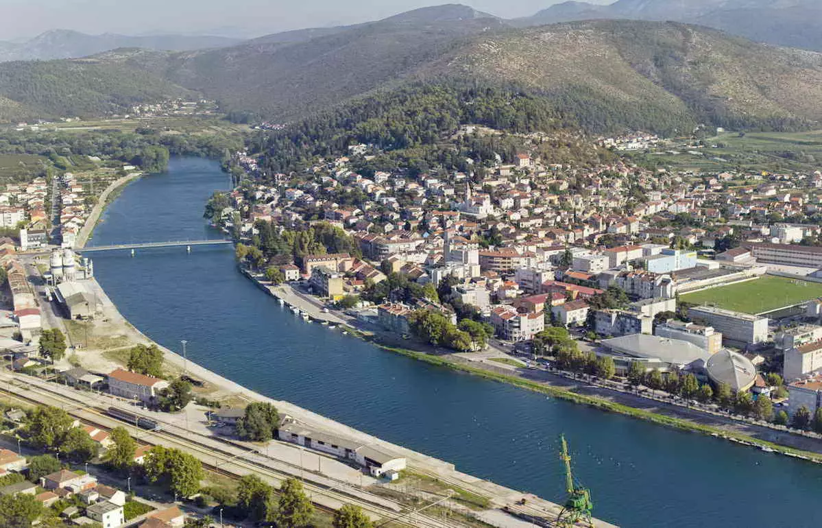 Osnovnoškolsko obrazovanje, učenik Osnovnoškolsko obrazovanje u Metkoviću, Hrvatska