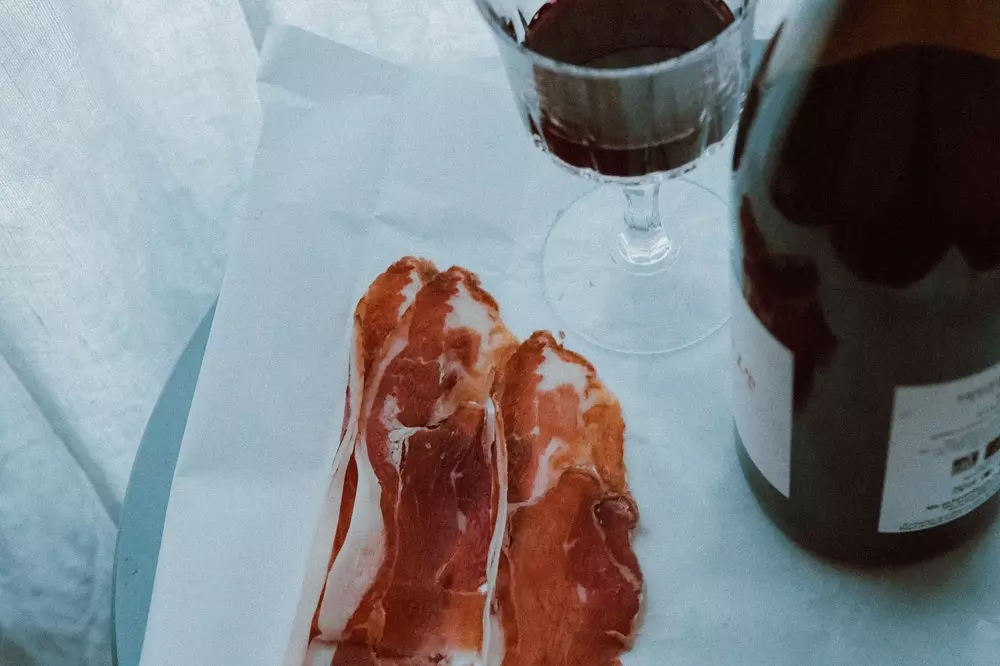 Prodaja pršuta i ombole Hrvatska, Tinjan