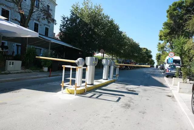 trogir_holding2 trogir_holding2