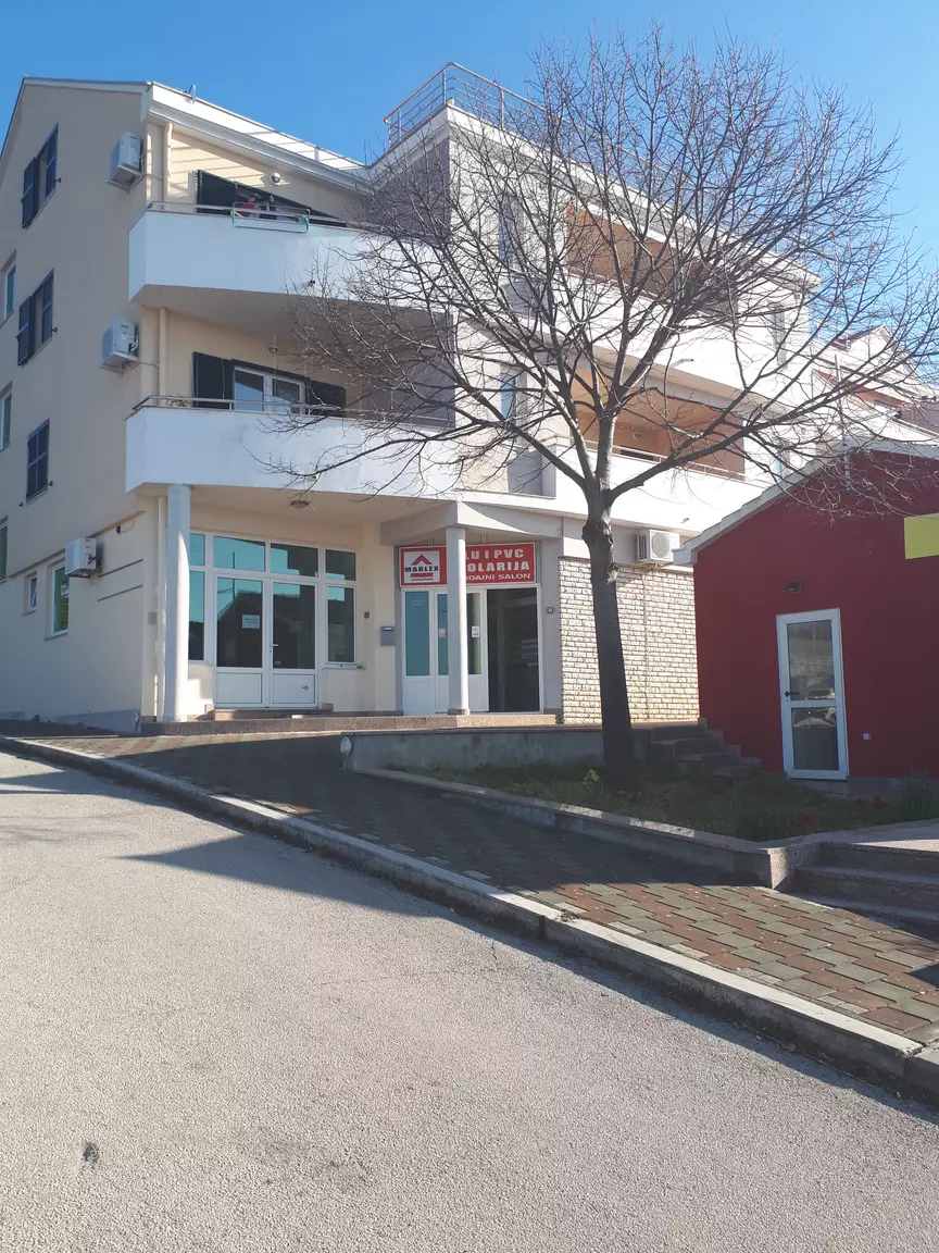 Ugradnja PVC stolarije Prodaja i ugradnja PVC stolarije, PVC stolarija izložbeni i trgovački salon, grad Zadar, Hrvatska