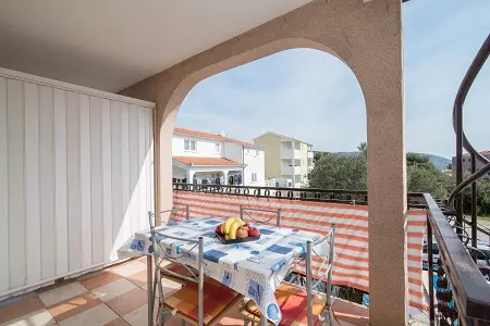 znajmljivanjeapartmanasbazenomuTrogiru8 znajmljivanjeapartmanasbazenomuTrogiru8