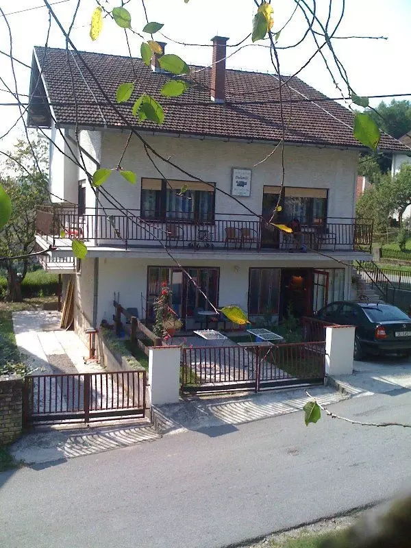 OBITELJSKI DOM DUKOVIĆ